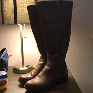 Women’s brown boots- size 7